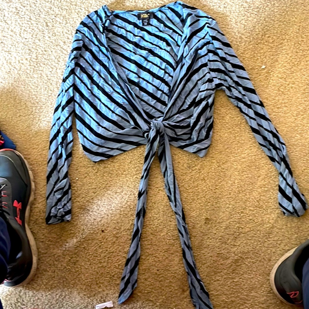 Klik size M, long sleeve crop top blouse blue